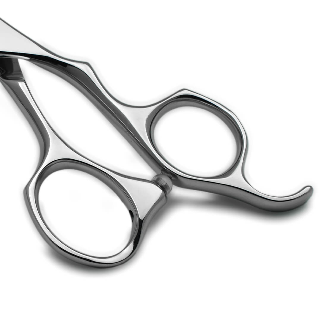 Manche à anneaux décalés des ciseaux de coiffure KISSEI – ergonomie professionnelle