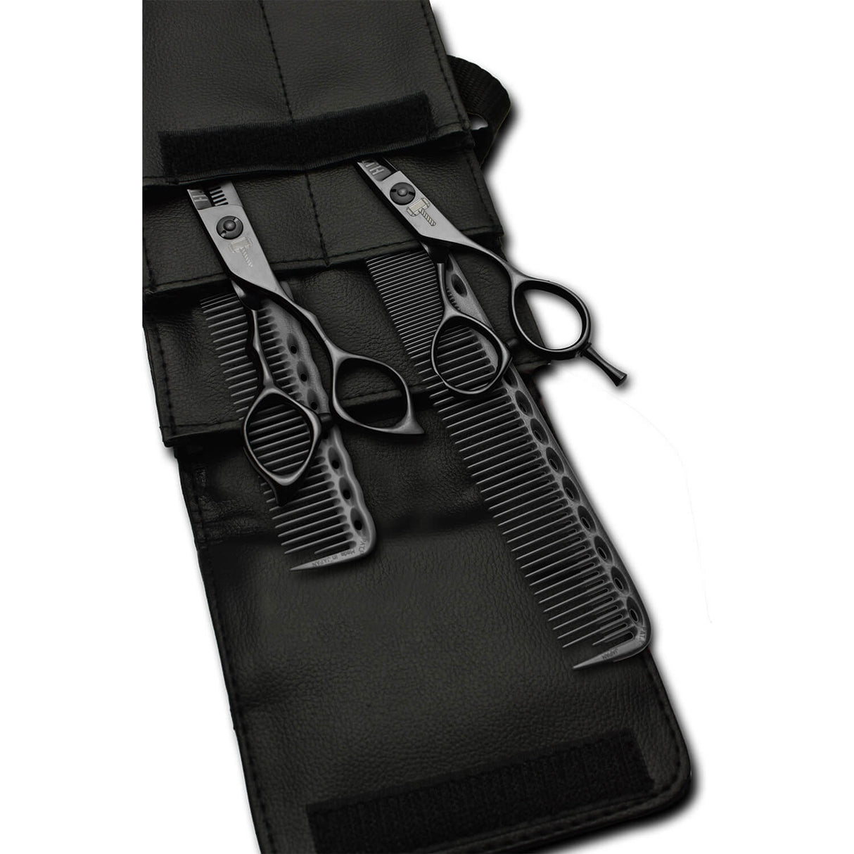 pack de ciseaux noirs blacksmith avec 2 peignes yspark noir ys334 et ys335 et une trousse de rangement