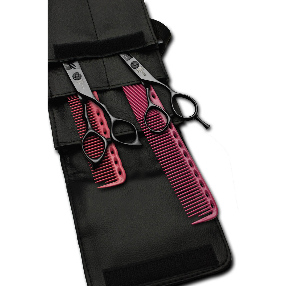 pack de ciseaux noirs blacksmith avec 2 peignes yspark rose ys334 et ys335 et une trousse de rangement