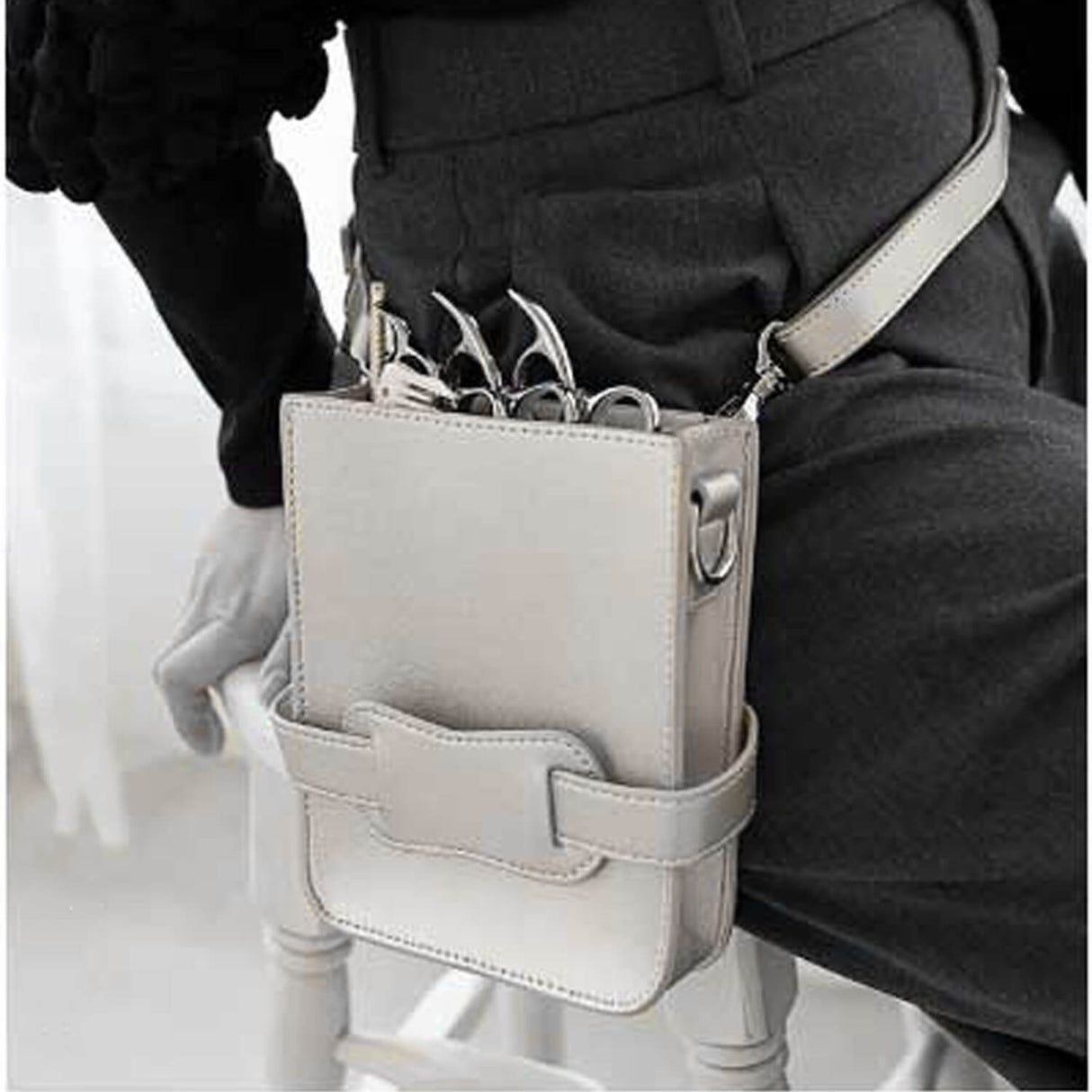 port des trousses osaka brick par des coiffeurs