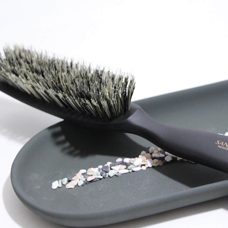 Brosses Japonaises en Poils de Sanglier – Lissage Naturel et Brillance Sublimée