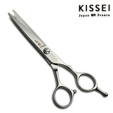 ciseaux de coiffure professionnelle pas cher de la marque KISSEI avec une lame fine pour un travail de coupe pour tout coiffeur 