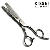 ciseaux japonais sculpteurs effileurs kissei utilisés pour désépaissir les cheveux avec un manche ergonomique 