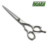 ciseaux de coiffure professionnels osaka avec une lame droite fine et longue de 6.5 pouces  et une visserie épaisse pour tout travail de coupe de dégrossissage. 