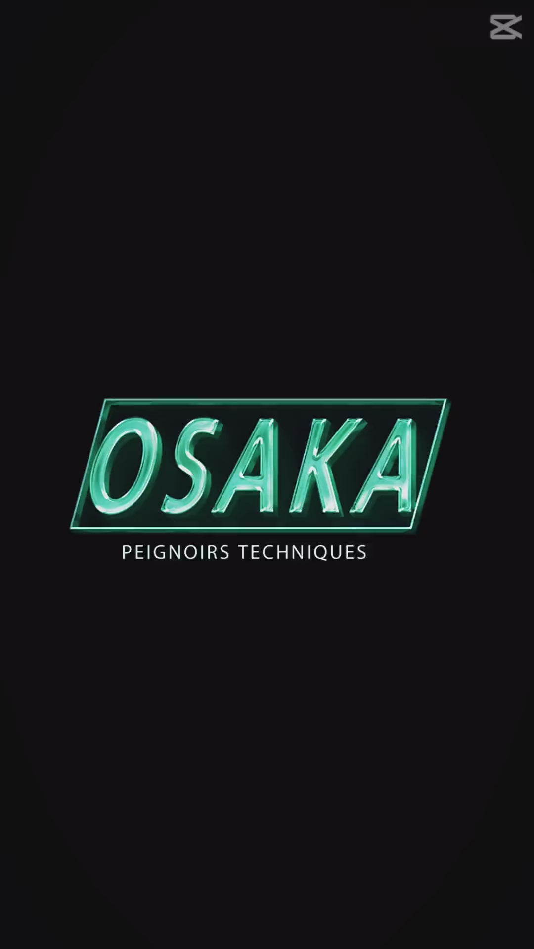Vidéo de présentation du peignoir Osaka E-Guard, fabriqué au Japon en synthèse de soie déperlante, offrant confort et protection lors de la coupe.